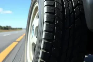 detalhe no pneu